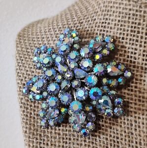 Sparkly Austrian Crystals Snowflake Brooch Vintage 60s